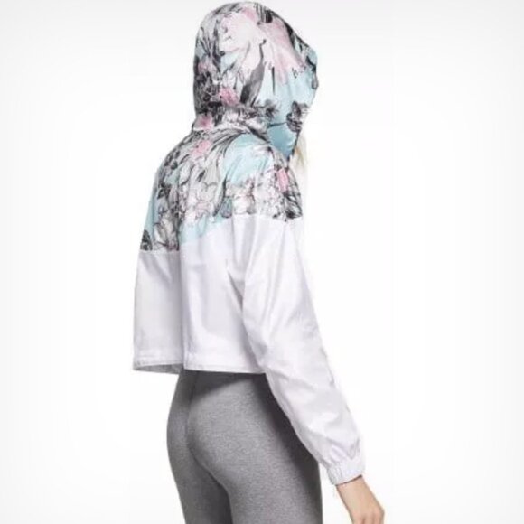 NEW Nike Hyper Windrunner Jacket - Picture 4 of 15